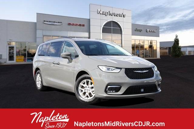 2022 Chrysler Pacifica Touring L — Minivan — 67,865 mi — St. Peters, MO