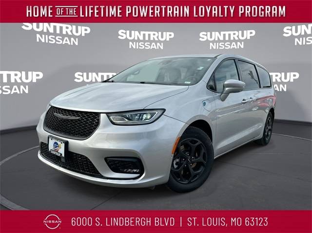 2022 Chrysler Pacifica Hybrid Limited — Minivan — 74,457 mi — St. Louis, MO