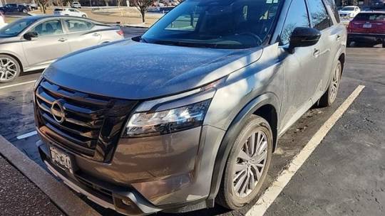 2023 Nissan Pathfinder SL — SUV — 20,490 mi — St. Louis, MO