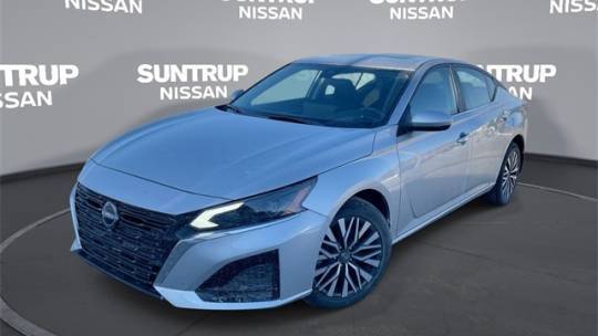 2023 Nissan Altima SV — Sedan — 13,790 mi — St. Louis, MO