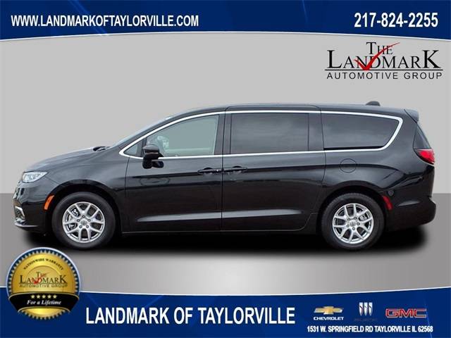 2023 Chrysler Pacifica Touring L — Minivan — 74,115 mi — Taylorville, IL