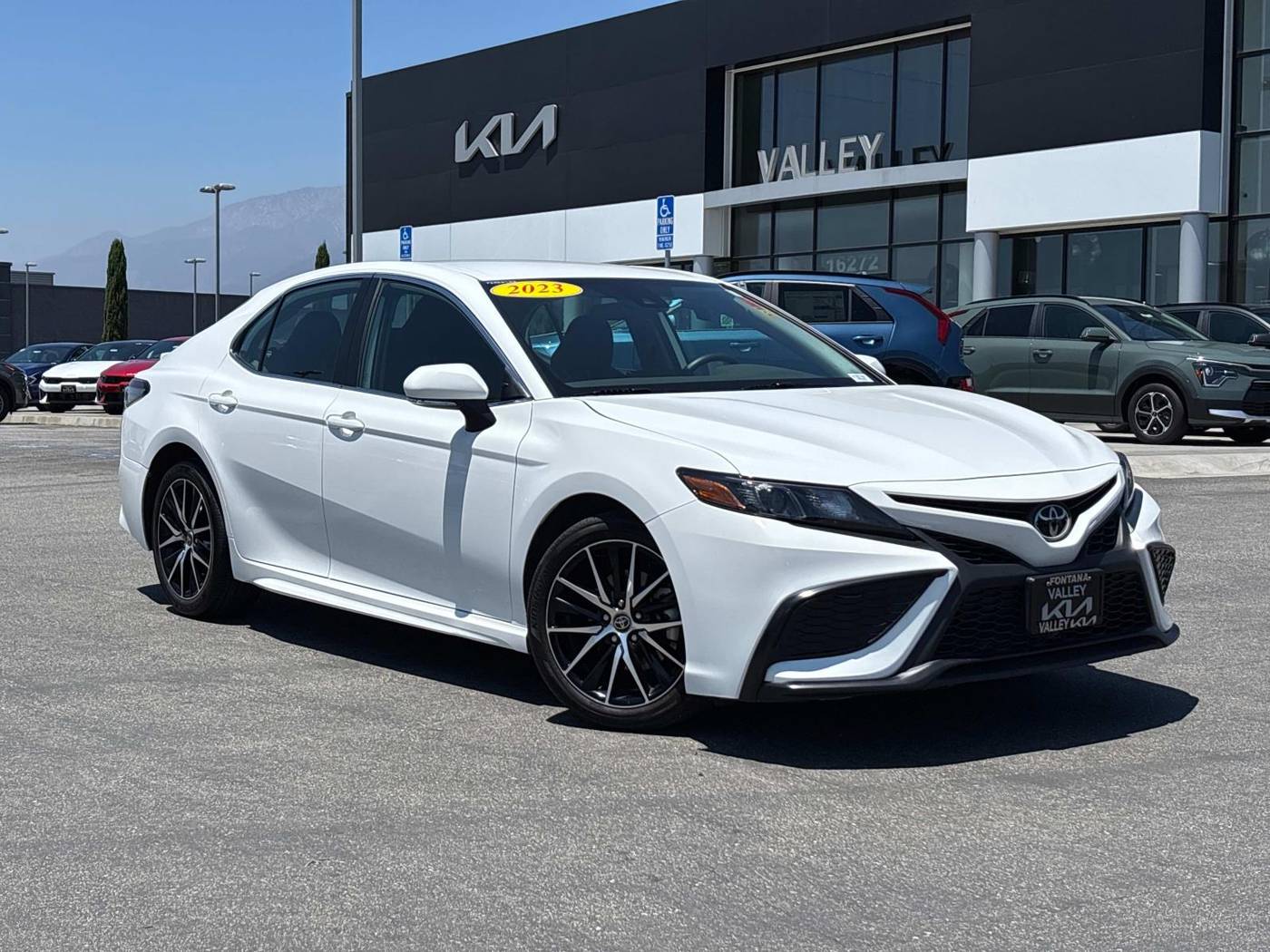2023 Toyota Camry SE — Sedan — 24,625 mi — Fontana, CA