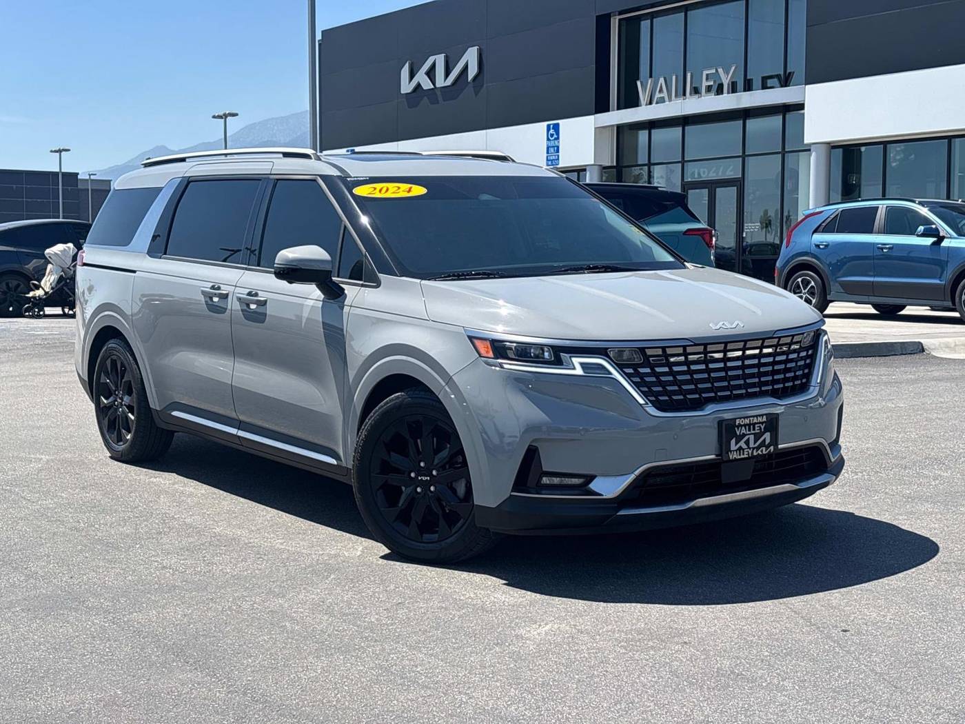 2024 Kia Carnival SX Prestige — Minivan — 16,888 mi — Fontana, CA