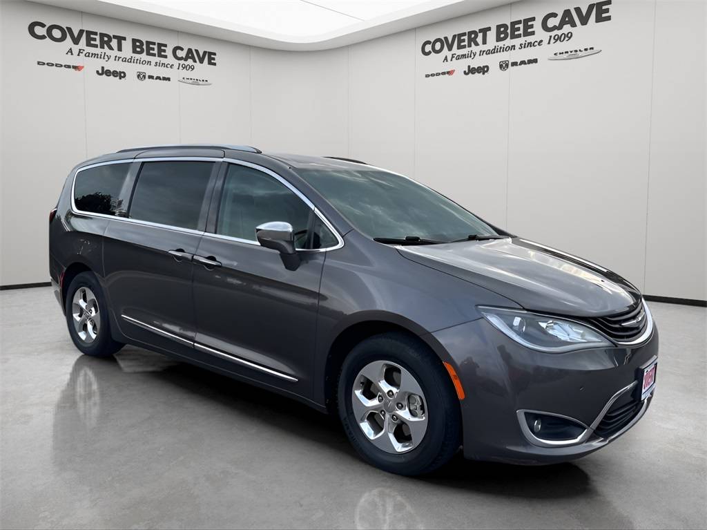 2018 Chrysler Pacifica Hybrid Limited — Minivan — 36,088 mi — Austin, TX