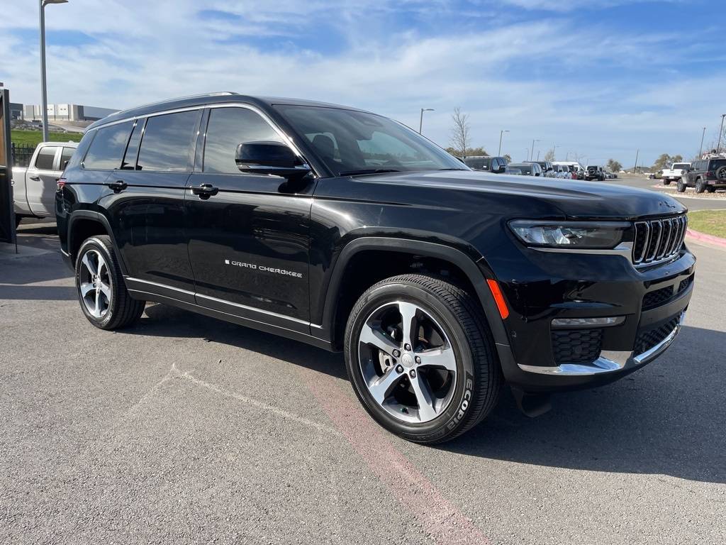 2023 Jeep Grand Cherokee Limited — SUV — 12,121 mi — Austin, TX