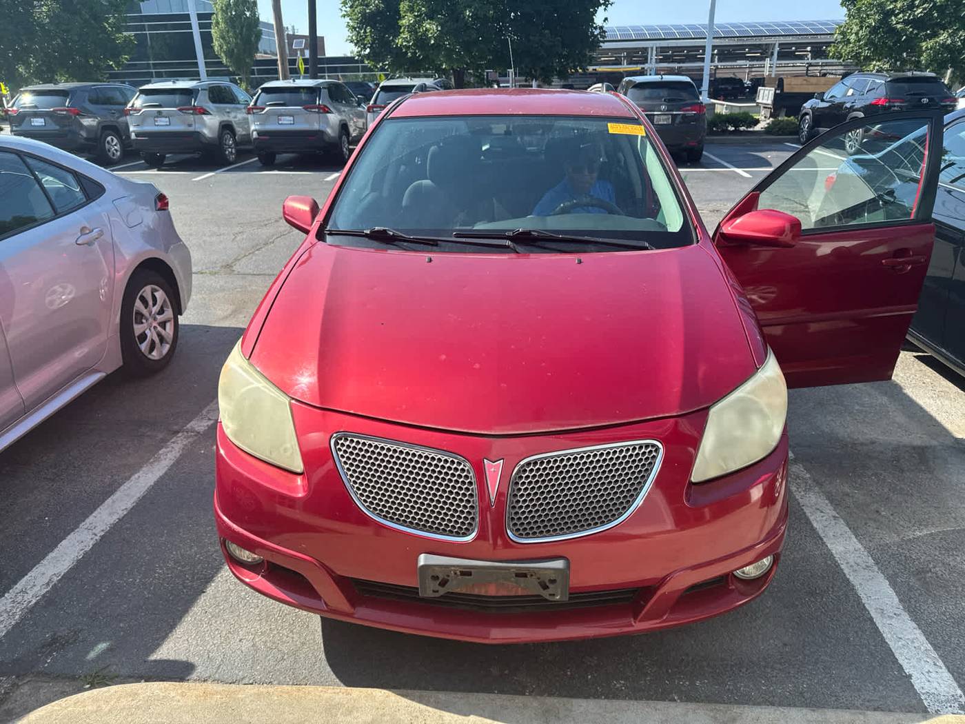 2006 Pontiac Vibe Base — Sedan — 136,258 mi — Cleveland Heights, OH