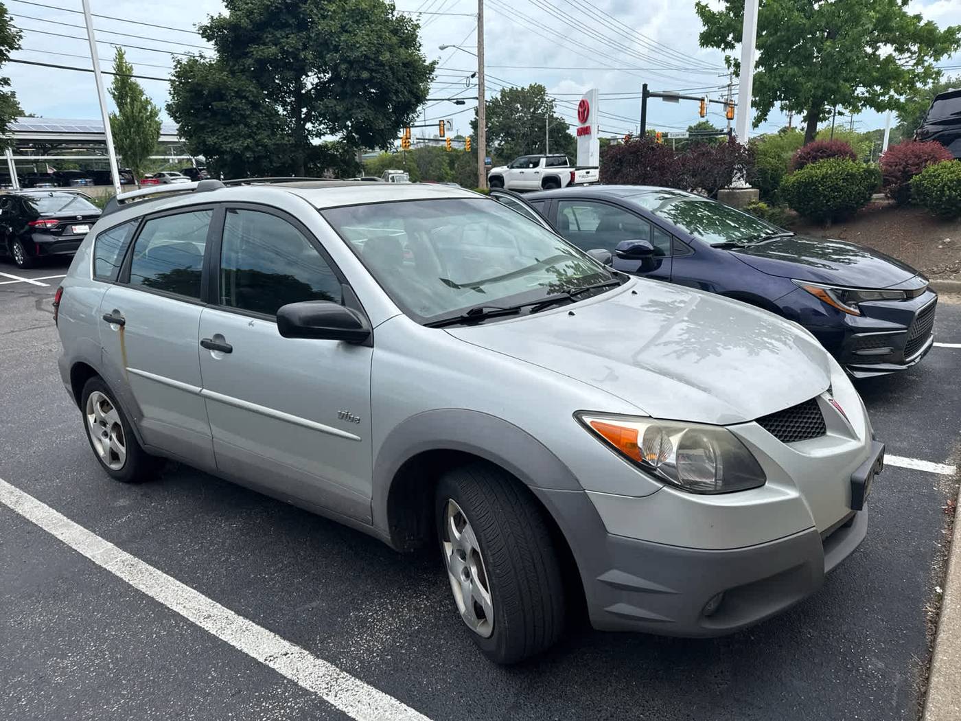 2003 Pontiac Vibe Base — Sedan — 188,221 mi — Cleveland Heights, OH