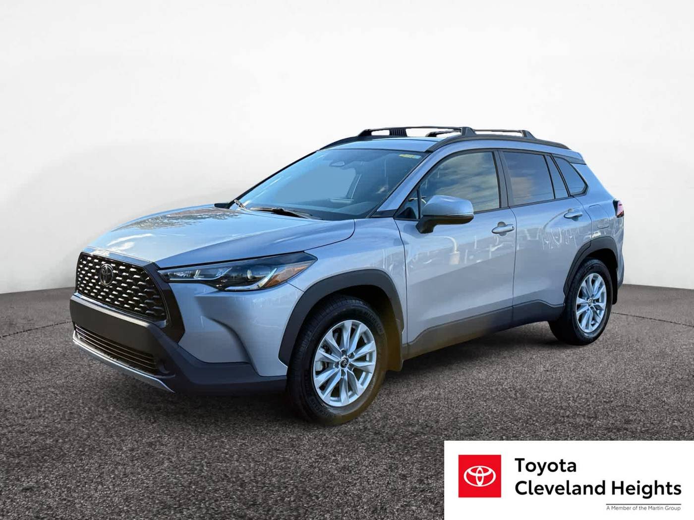 2024 Toyota Corolla Cross LE — SUV — 23,643 mi — Cleveland Heights, OH