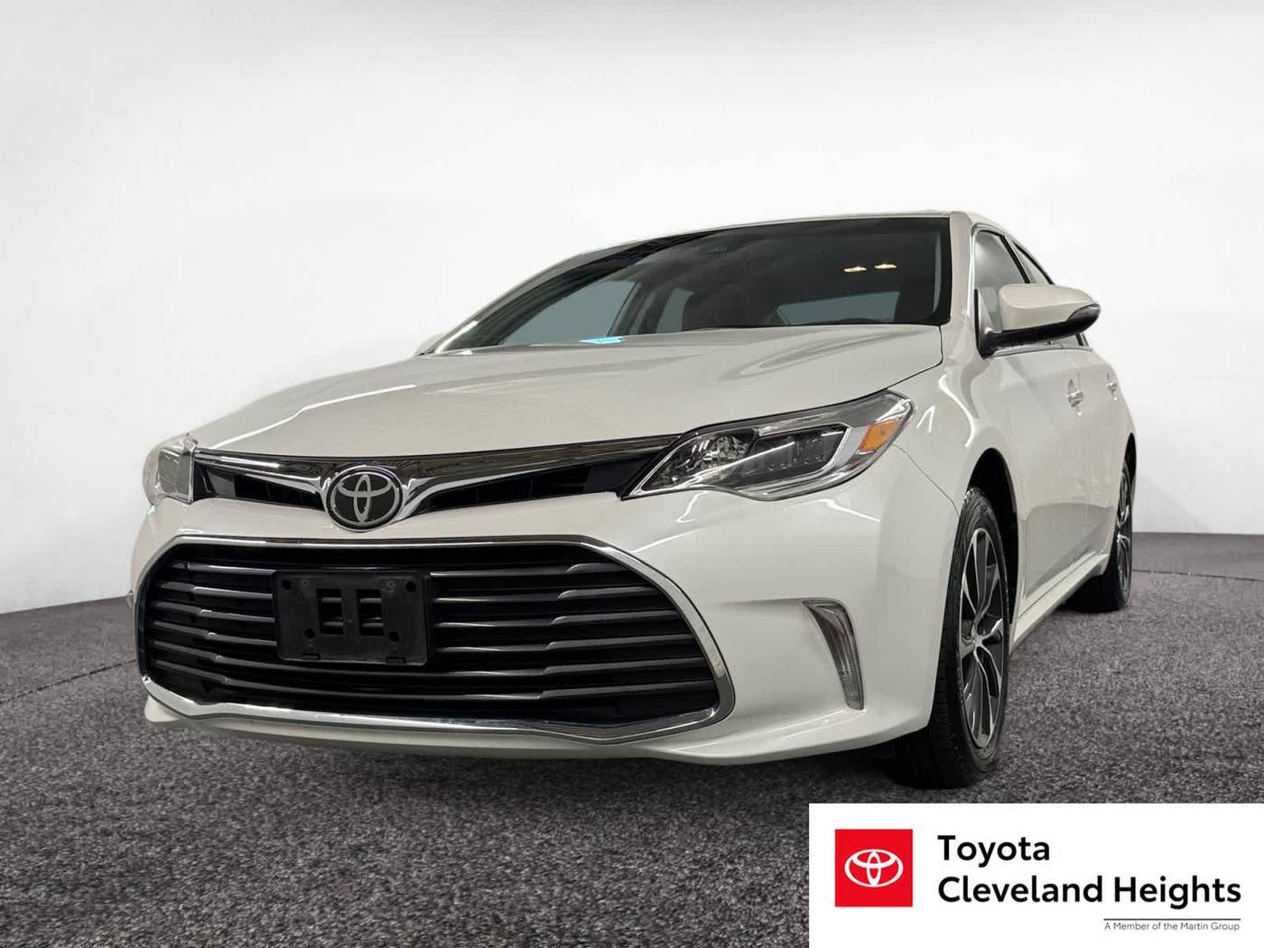 2018 Toyota Avalon XLE — Sedan — 77,118 mi — Cleveland Heights, OH