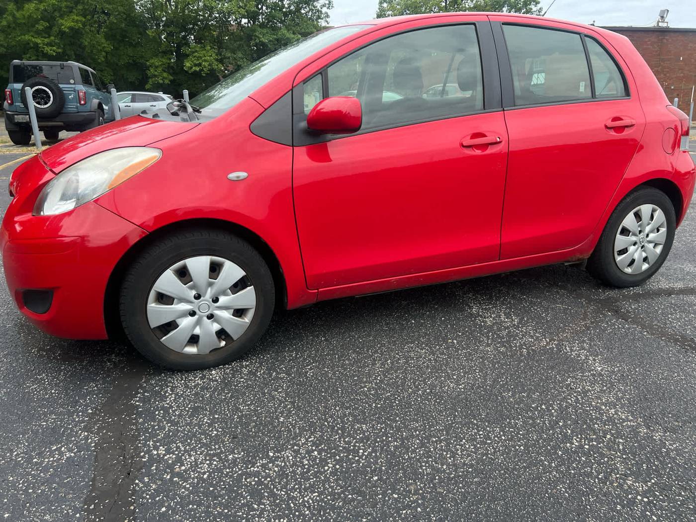 2010 Toyota Yaris Base — Hatchback — 71,083 mi — Cleveland Heights, OH