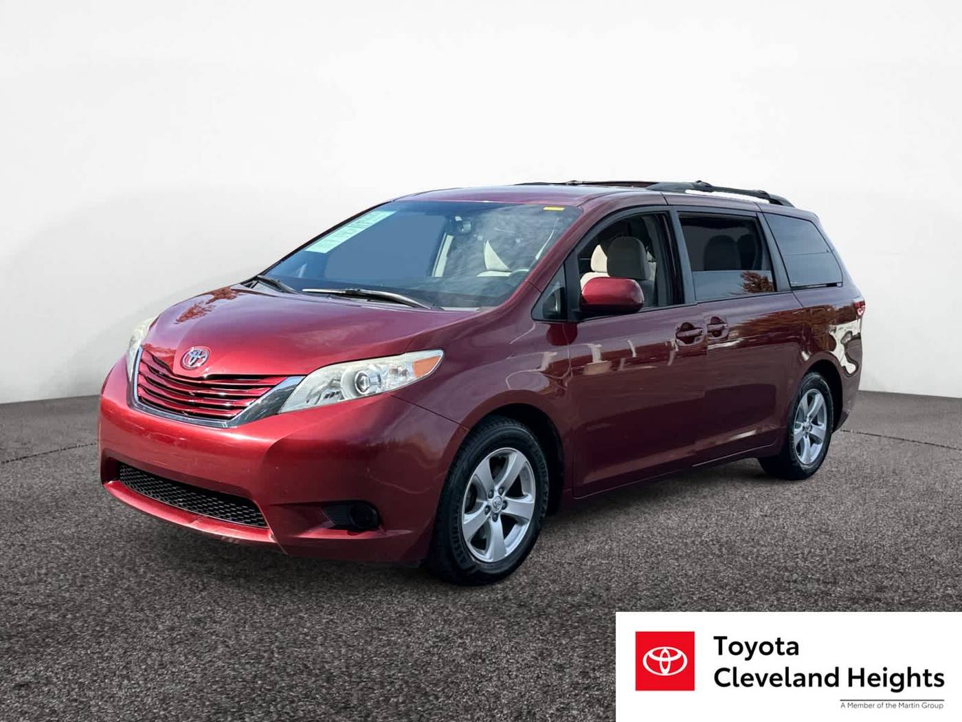 2016 Toyota Sienna LE — Minivan — 136,264 mi — Cleveland Heights, OH
