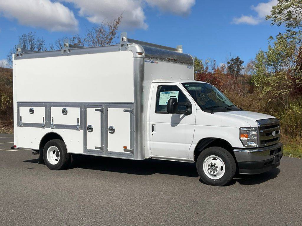 2026 Ford E-Series E-450 SD