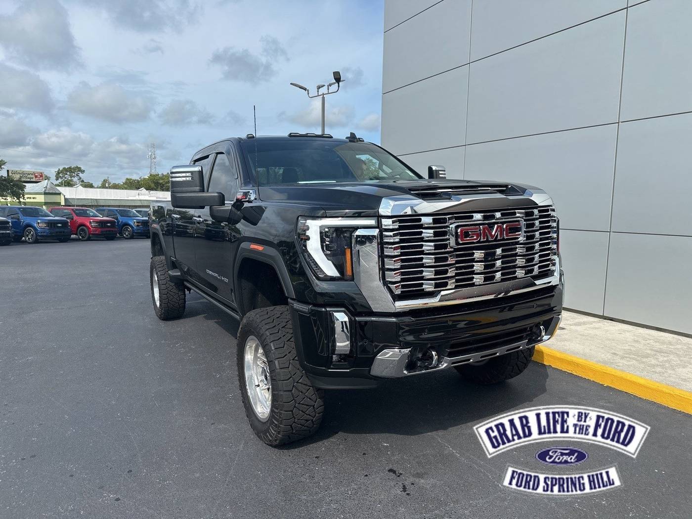 2024 GMC Sierra 2500HD Denali — Pickup Truck — 5,459 mi — Spring Hill, FL