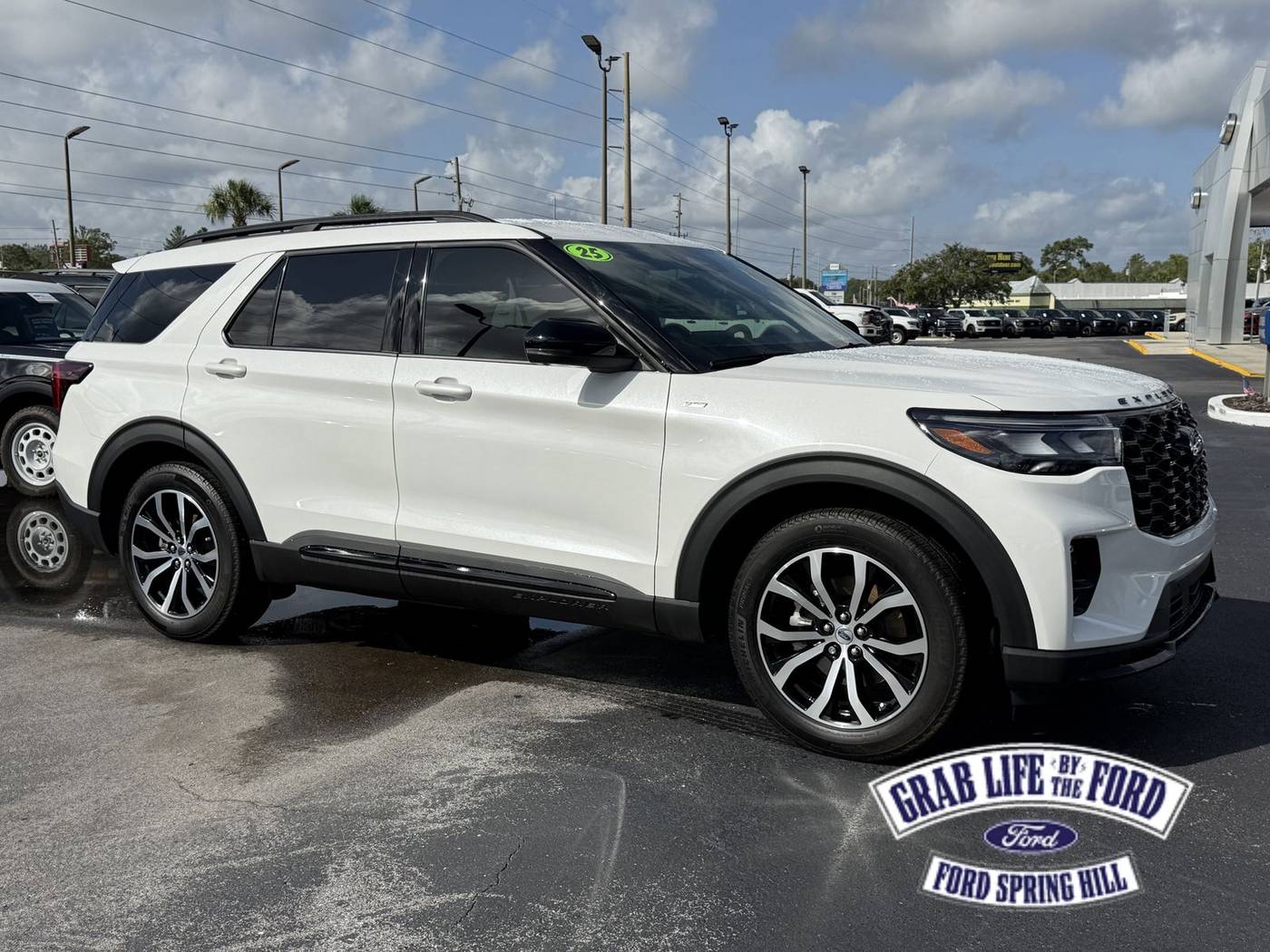 2025 Ford Explorer ST-Line
