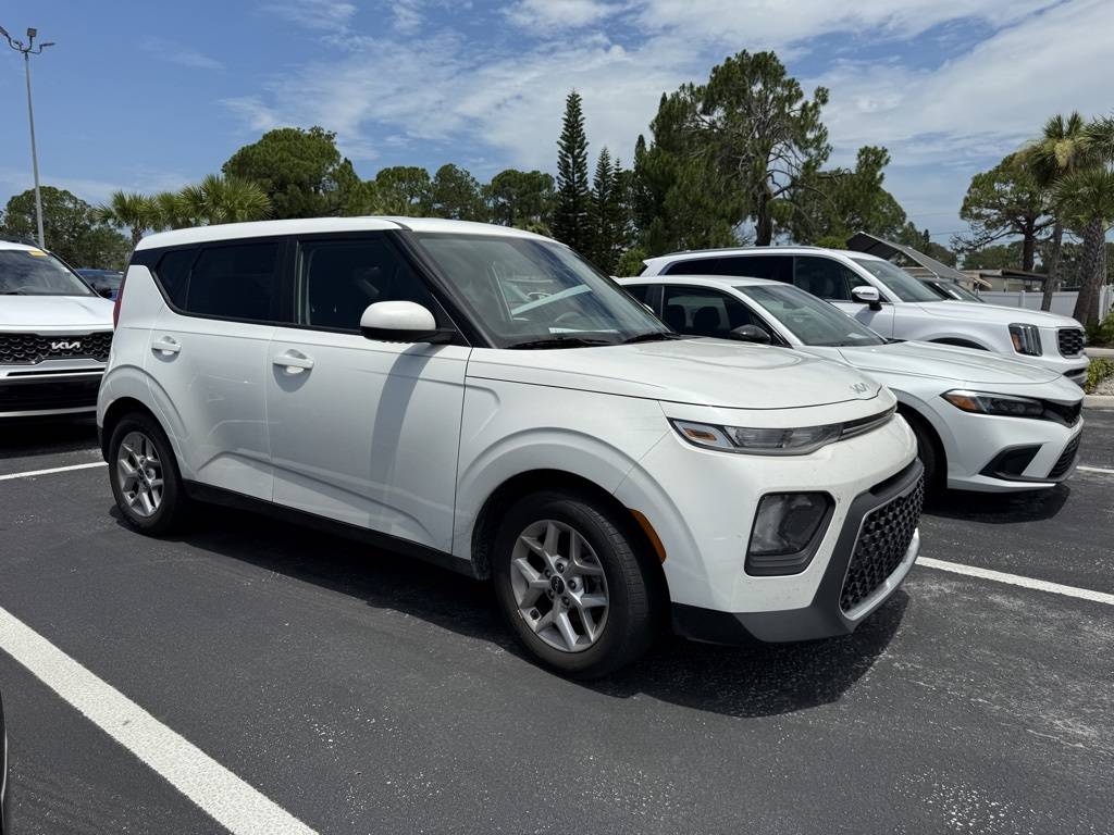 2022 Kia Soul LX — Hatchback — 105,516 mi — New Port Richey, FL