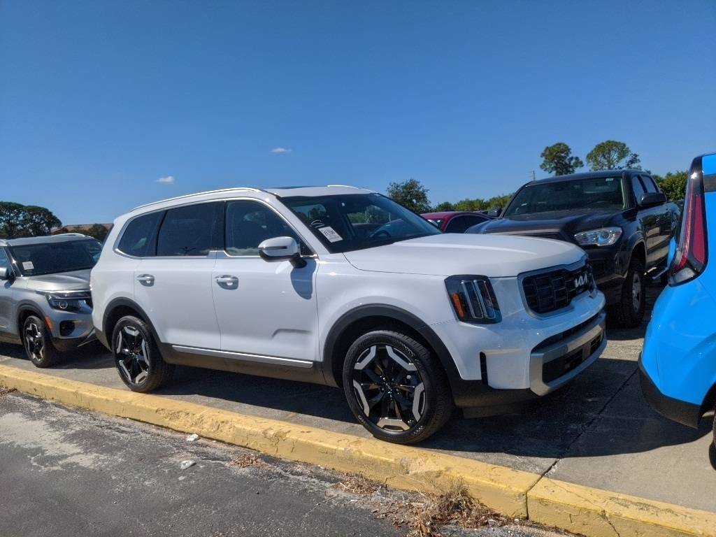 2025 Kia Telluride S — SUV — 32,200 mi — New Port Richey, FL