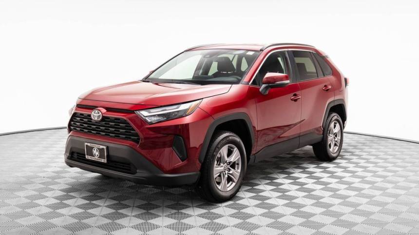 2023 Toyota RAV4 XLE — SUV — 23,358 mi — Barrington, IL
