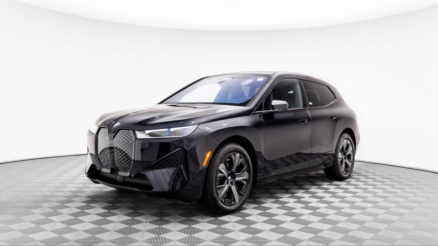 2024 BMW iX xDrive50 — SUV — 5,728 mi — Barrington, IL