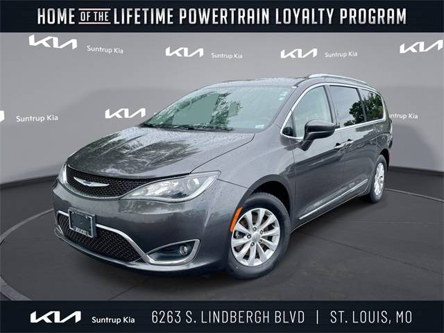 2018 Chrysler Pacifica Touring L — Minivan — 100,528 mi — St. Louis, MO