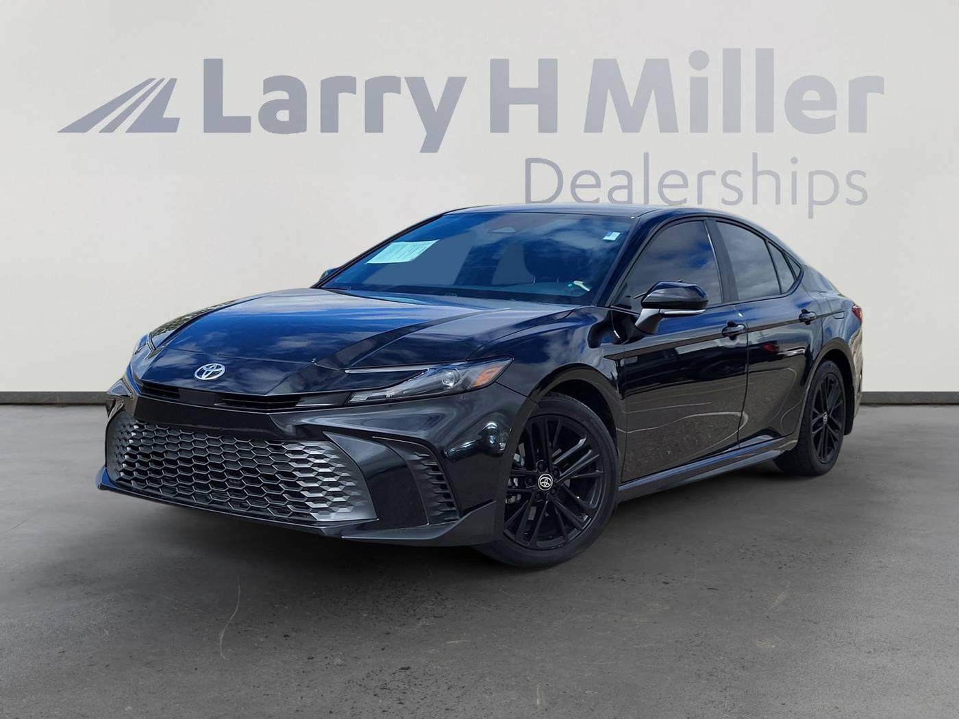 2025 Toyota Camry Hybrid SE — Sedan — 33,267 mi — Albuquerque, NM