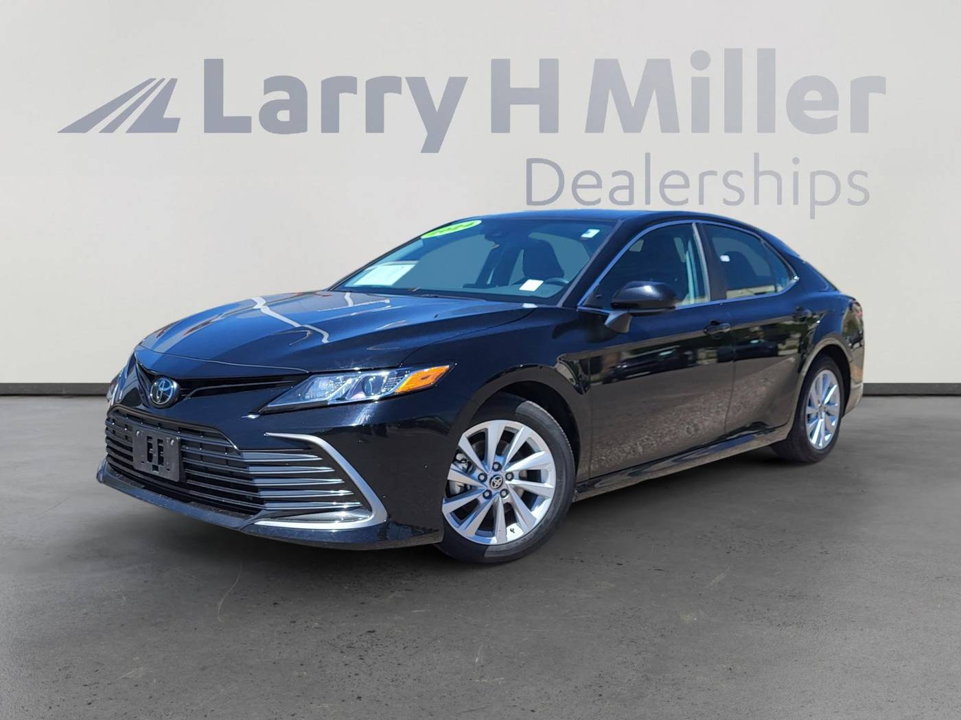 2024 Toyota Camry LE — Sedan — 33,143 mi — Albuquerque, NM