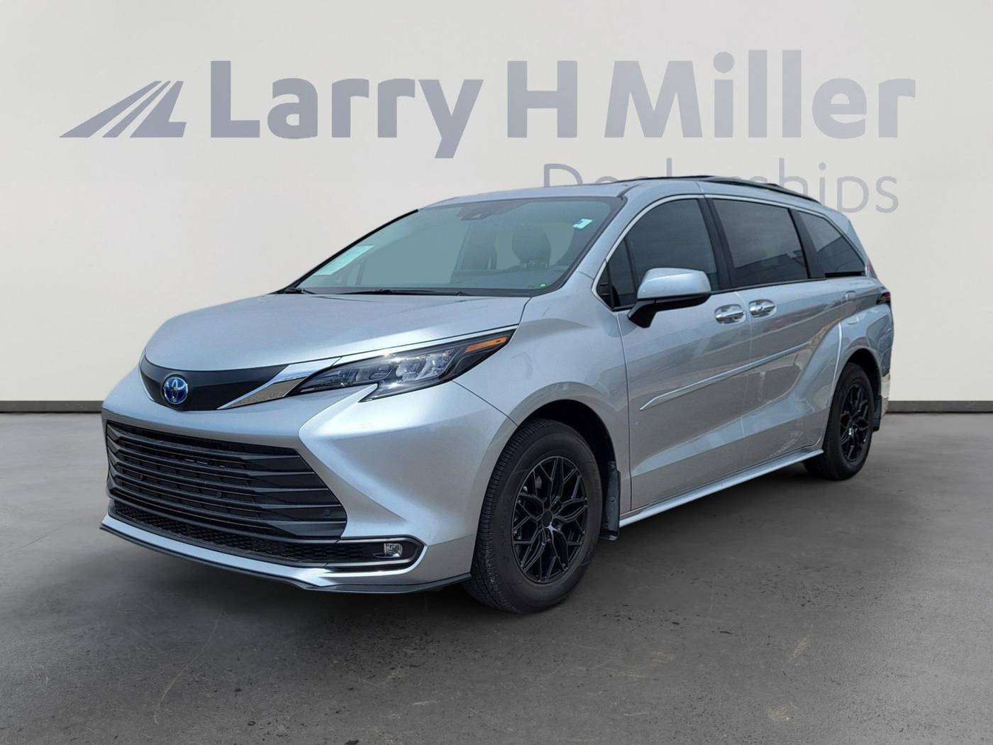 2025 Toyota Sienna XLE — Minivan — 3,416 mi — Albuquerque, NM