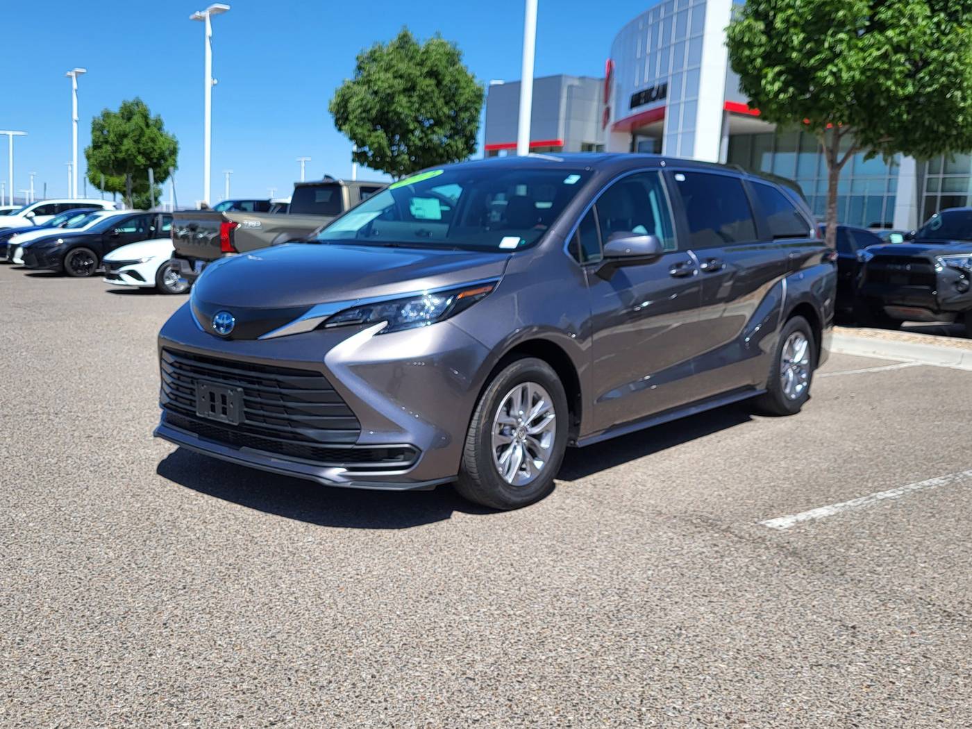2024 Toyota Sienna LE — Minivan — 37,436 mi — Albuquerque, NM