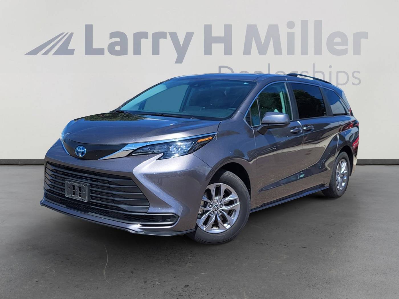 2024 Toyota Sienna LE — Minivan — 41,880 mi — Albuquerque, NM
