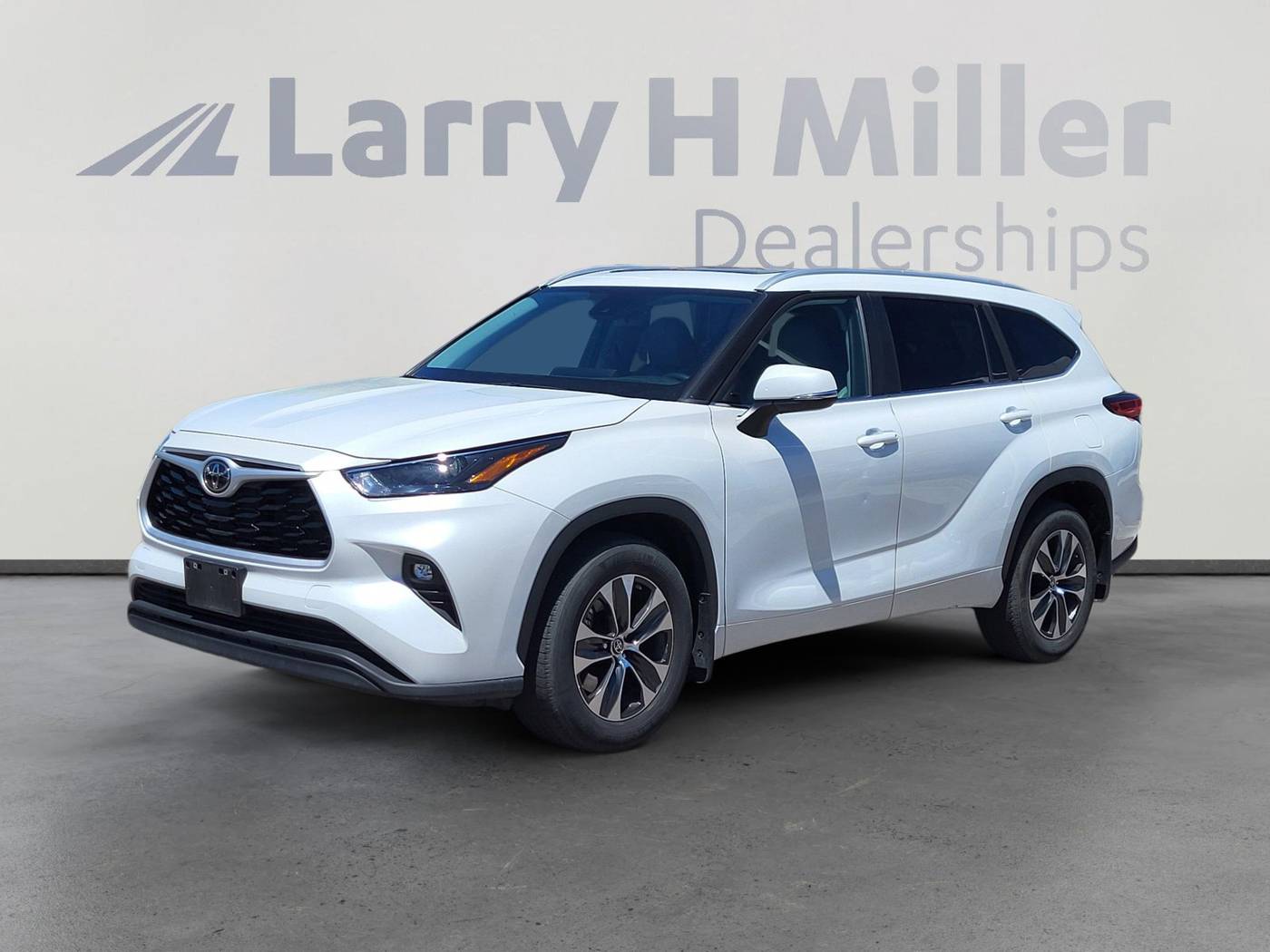 2023 Toyota Highlander XLE — SUV — 37,910 mi — Albuquerque, NM