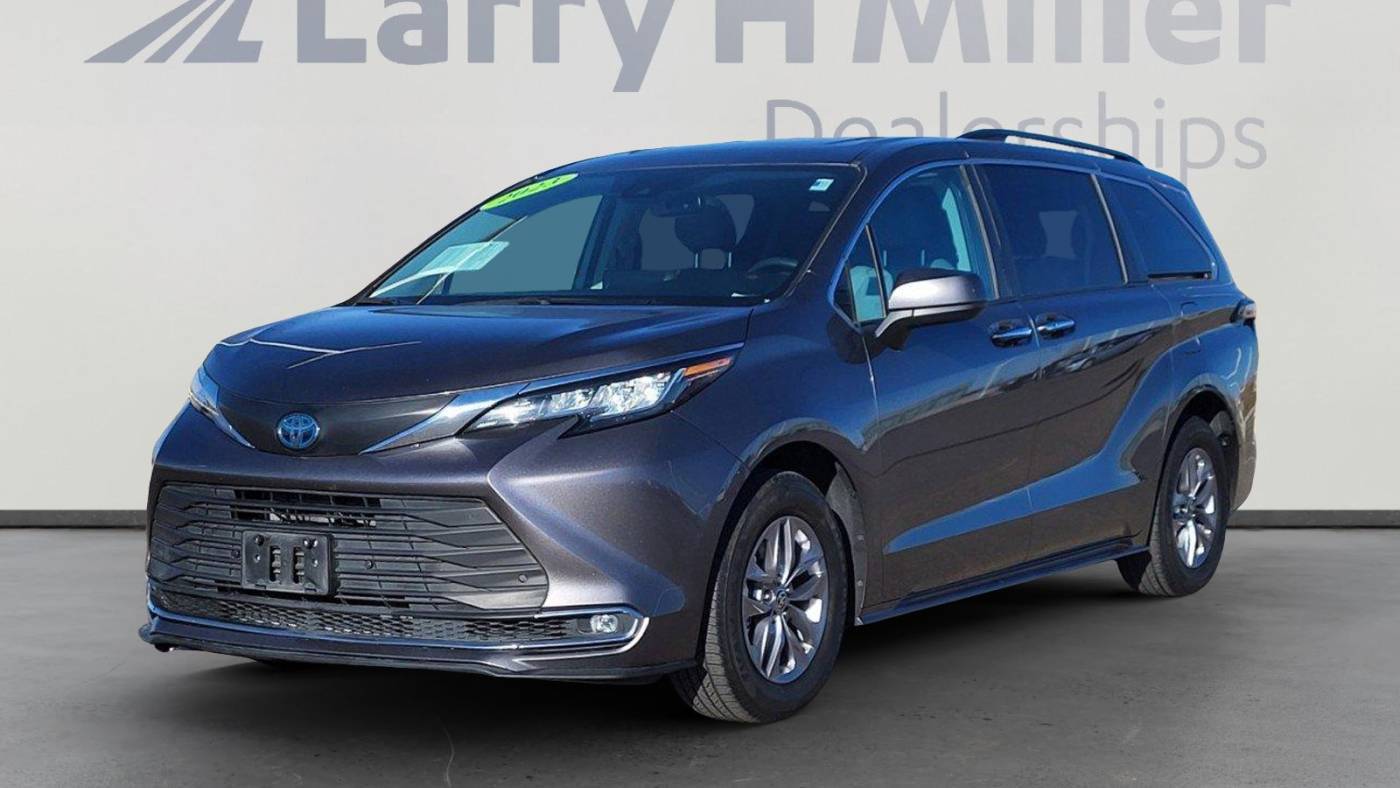 2023 Toyota Sienna XLE — Minivan — 57,801 mi — Albuquerque, NM