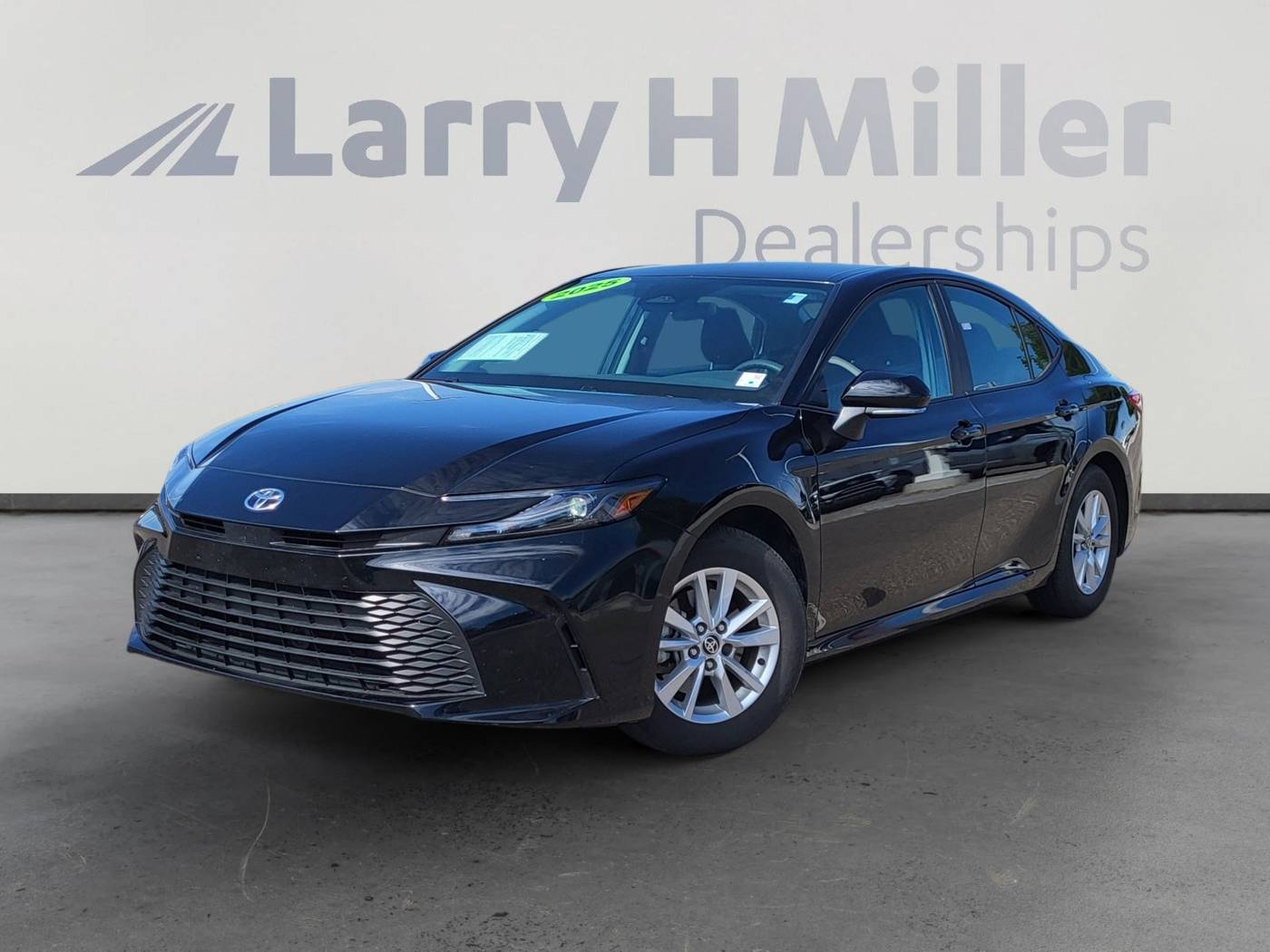 2025 Toyota Camry Hybrid LE — Sedan — 28,843 mi — Albuquerque, NM