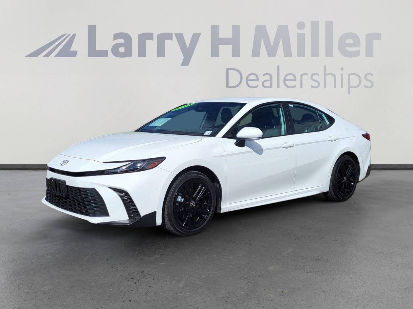 2025 Toyota Camry LE — Sedan — 20,145 mi — Albuquerque, NM