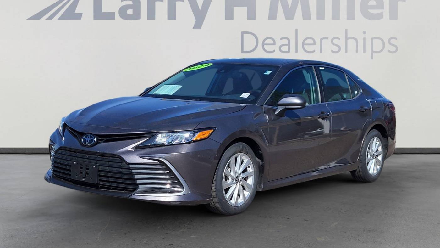 2024 Toyota Camry LE