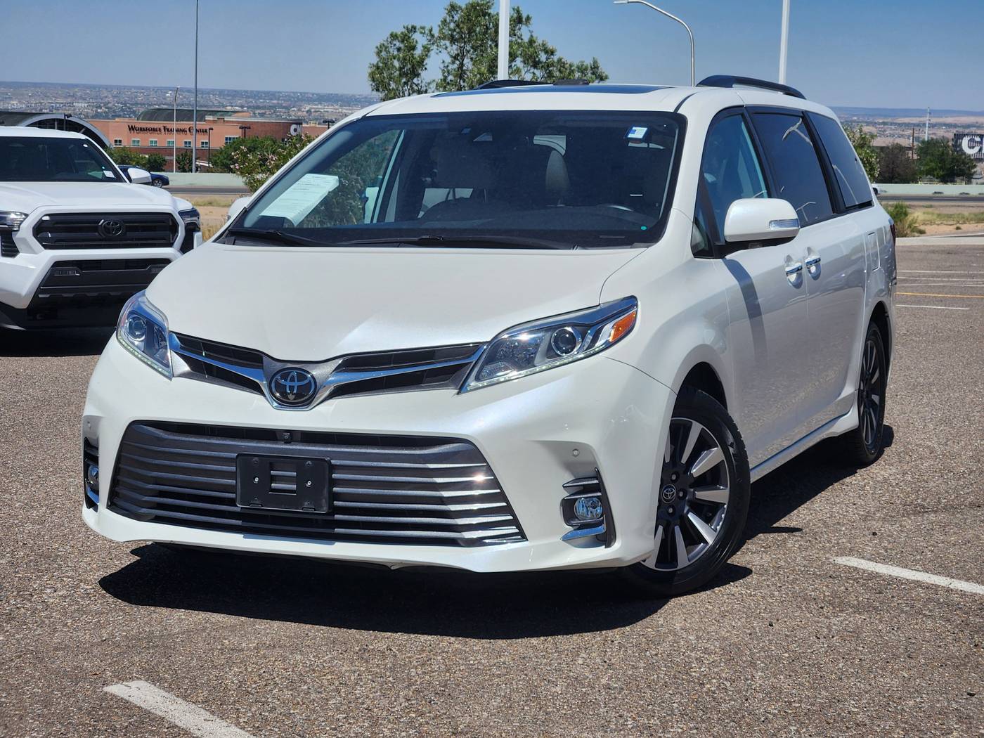 2020 Toyota Sienna XLE — Minivan — 32,773 mi — Albuquerque, NM