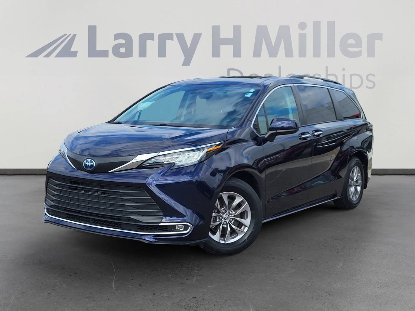 2022 Toyota Sienna XLE — Minivan — 40,203 mi — Albuquerque, NM