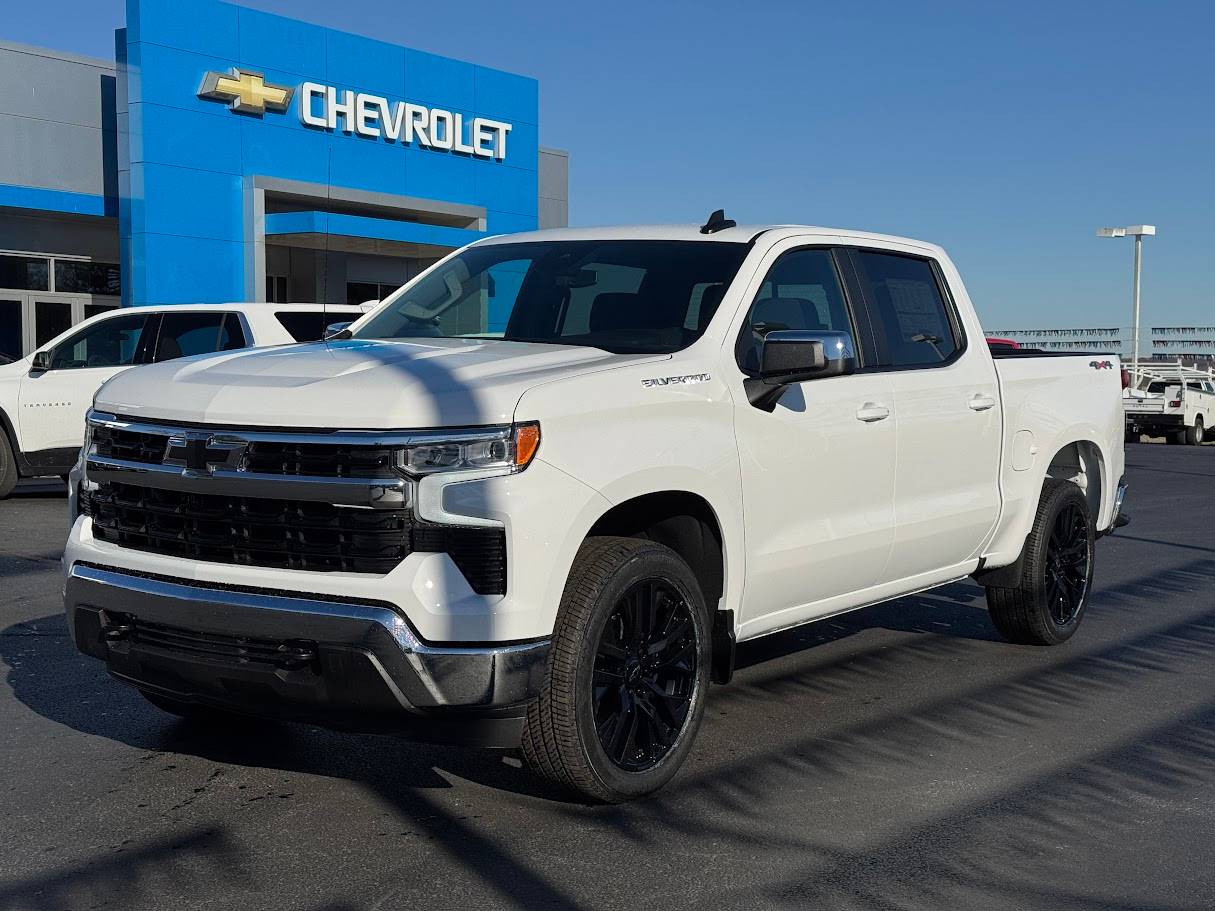 2025 Chevrolet Silverado 1500 LT — Pickup Truck — 2,024 mi — Boonville, IN