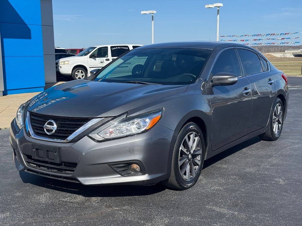 2017 Nissan Altima 2.5 SL — Sedan — 125,747 mi — Boonville, IN