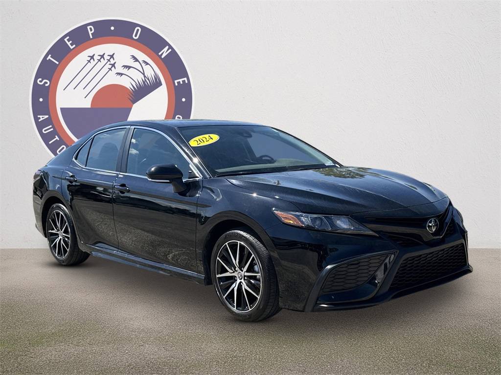 2024 Toyota Camry SE — Sedan — 20,299 mi — Crestview, FL