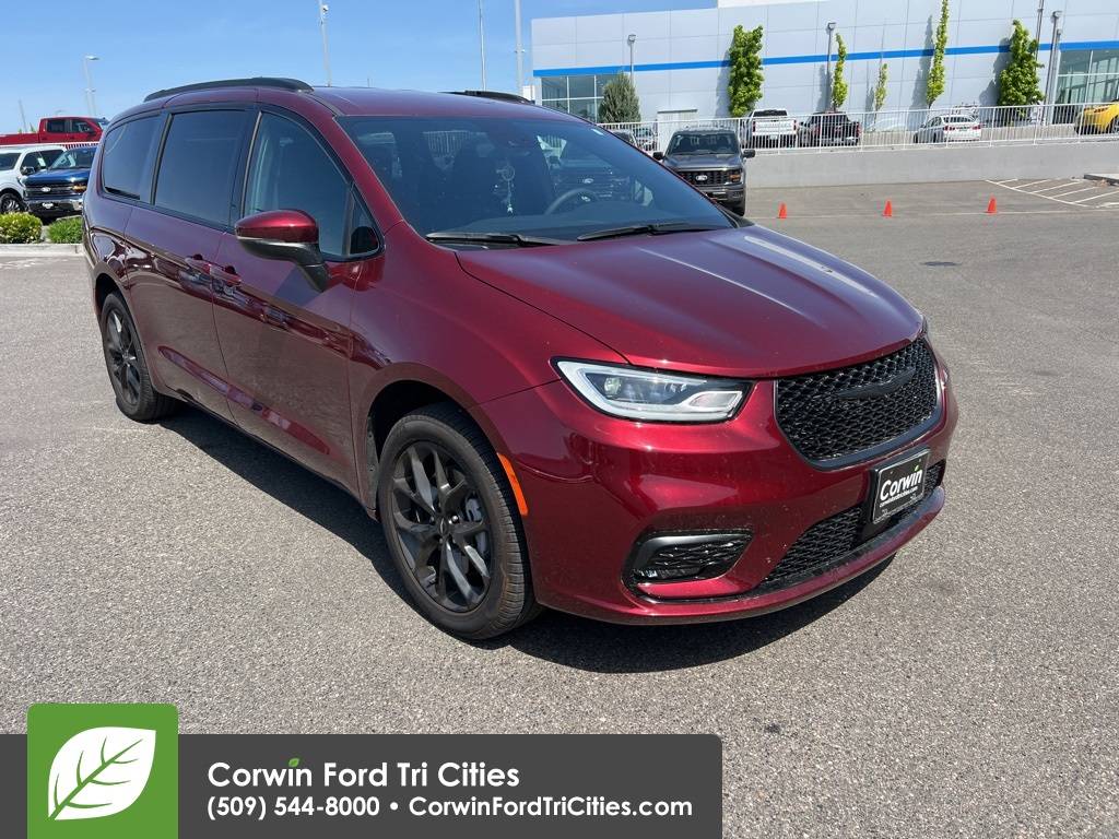 2023 Chrysler Pacifica Touring L — Minivan — 6,246 mi — Pasco, WA