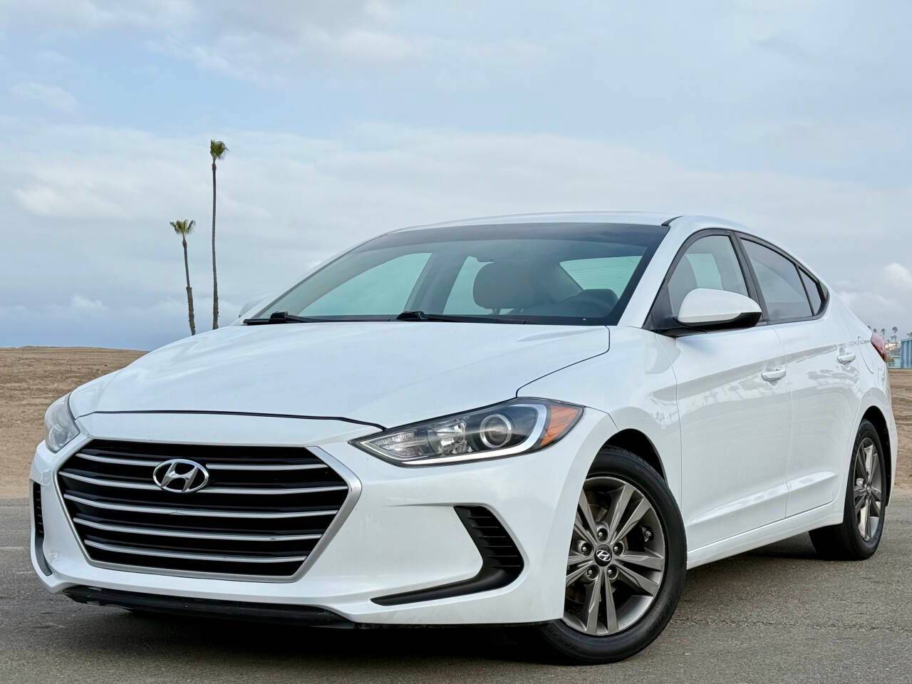 2017 Hyundai Elantra SE — Sedan — 91,132 mi — Hawthorne, CA