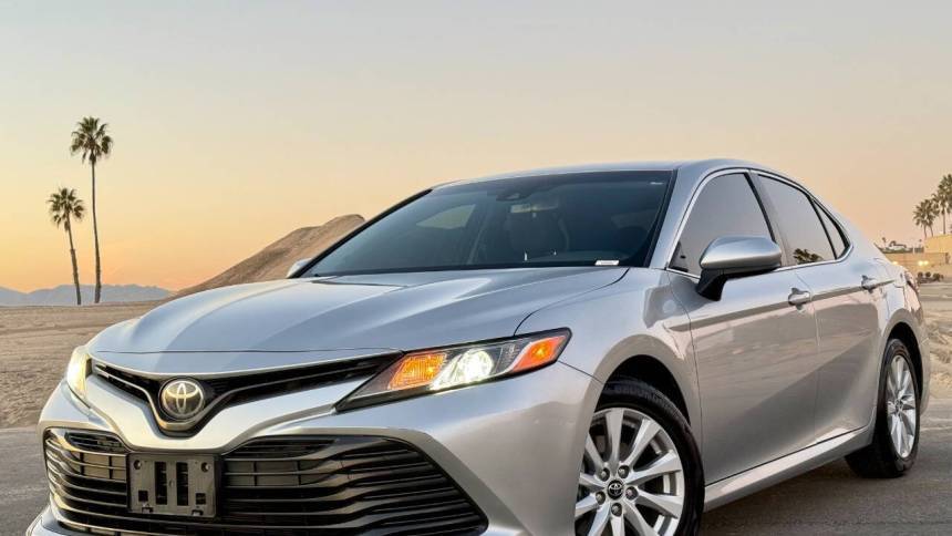 2018 Toyota Camry LE — Sedan — 50,120 mi — Hawthorne, CA