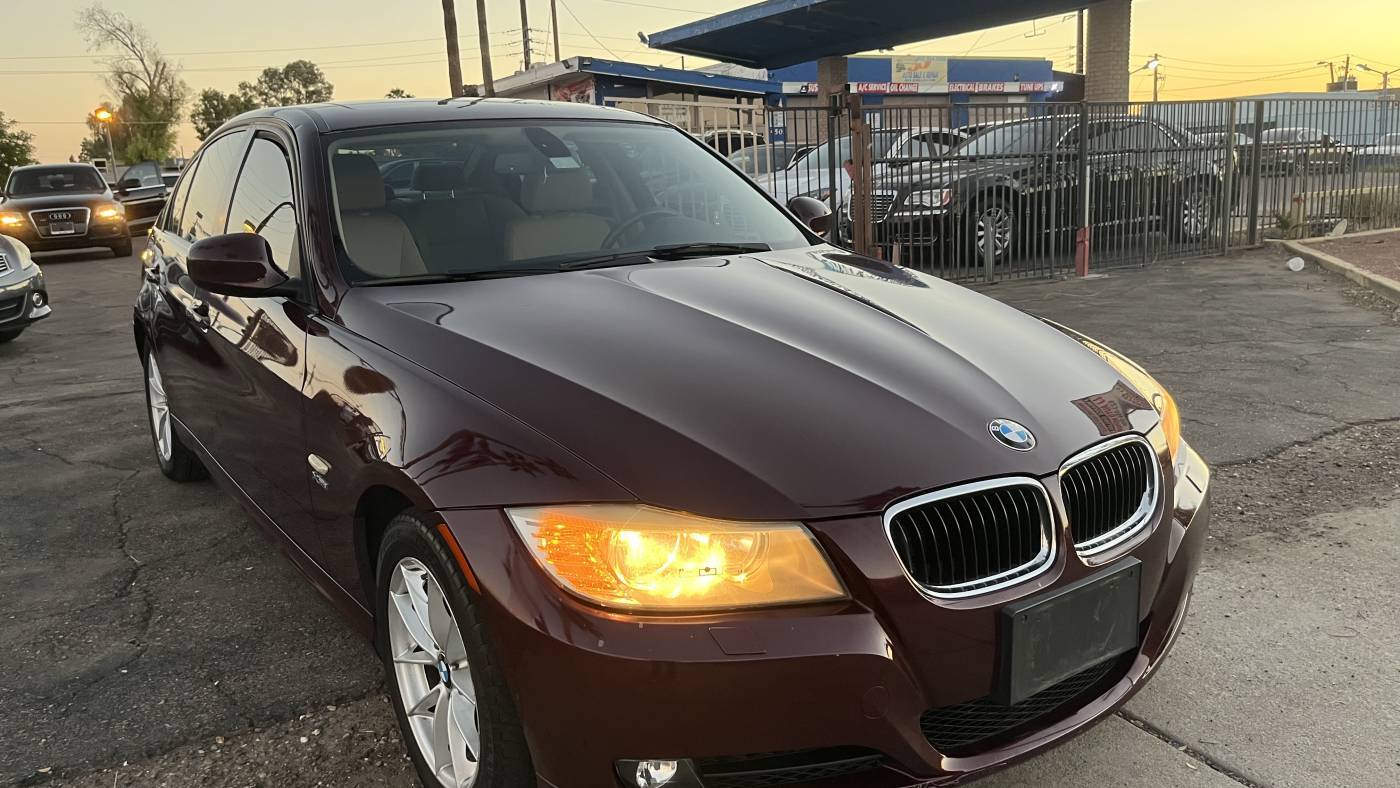 2010 BMW 3 Series 328i — Sedan — 85,330 mi — Glendale, AZ