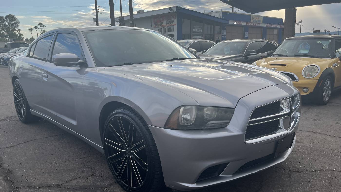 2014 Dodge Charger SE — Sedan — 88,000 mi — Glendale, AZ