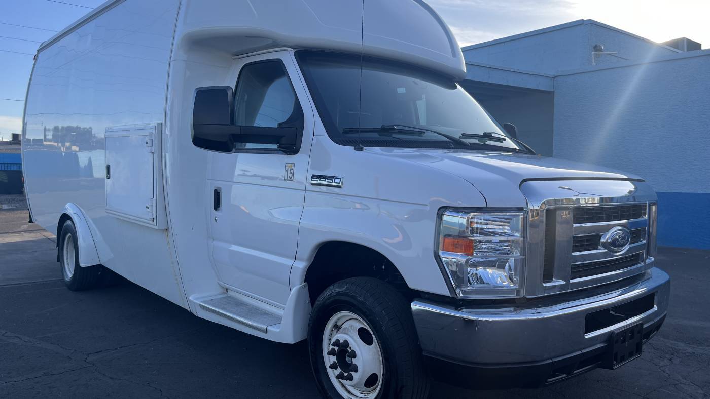 2017 Ford E-Series Cutaway E-450 — Chassis Cab Truck — 83,320 mi — Glendale, AZ