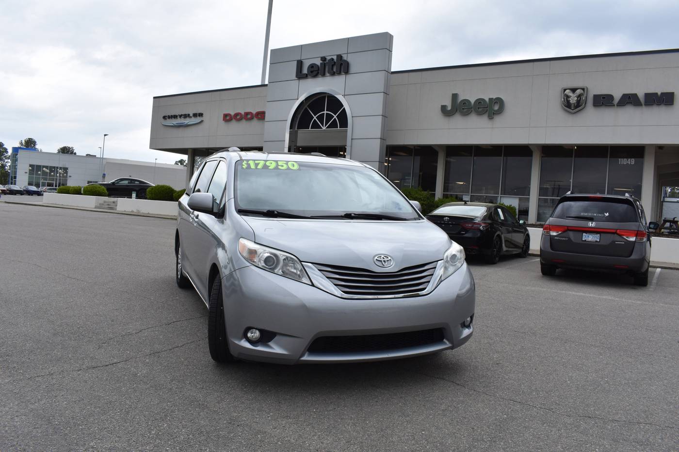 2015 Toyota Sienna XLE — Minivan — 118,325 mi — Aberdeen, NC