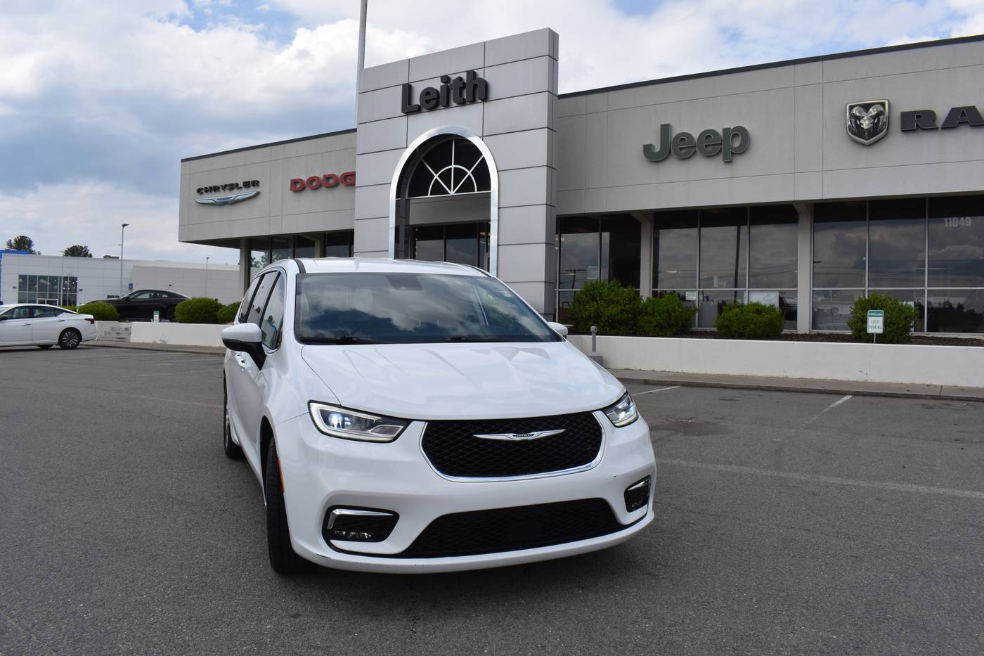 2023 Chrysler Pacifica Touring L — Minivan — 67,630 mi — Aberdeen, NC