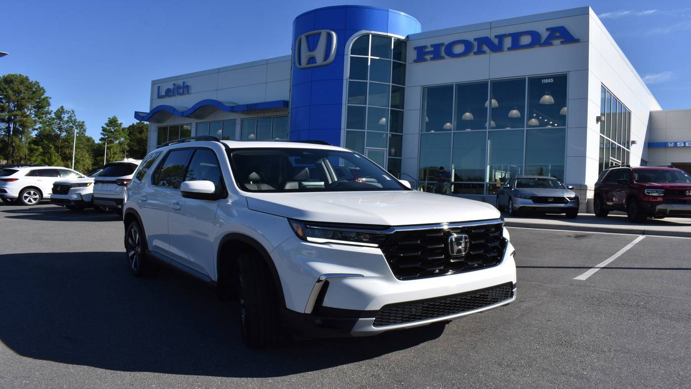 2025 Honda Pilot Touring — SUV — 23,155 mi — Aberdeen, NC
