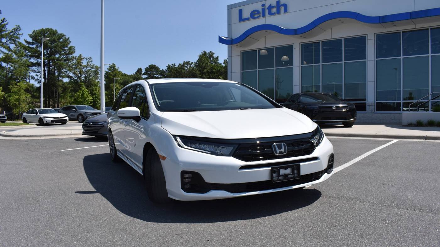 2025 Honda Odyssey Touring — Minivan — 20,618 mi — Aberdeen, NC