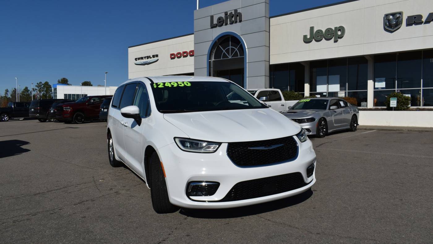 2023 Chrysler Pacifica Touring L — Minivan — 65,990 mi — Aberdeen, NC