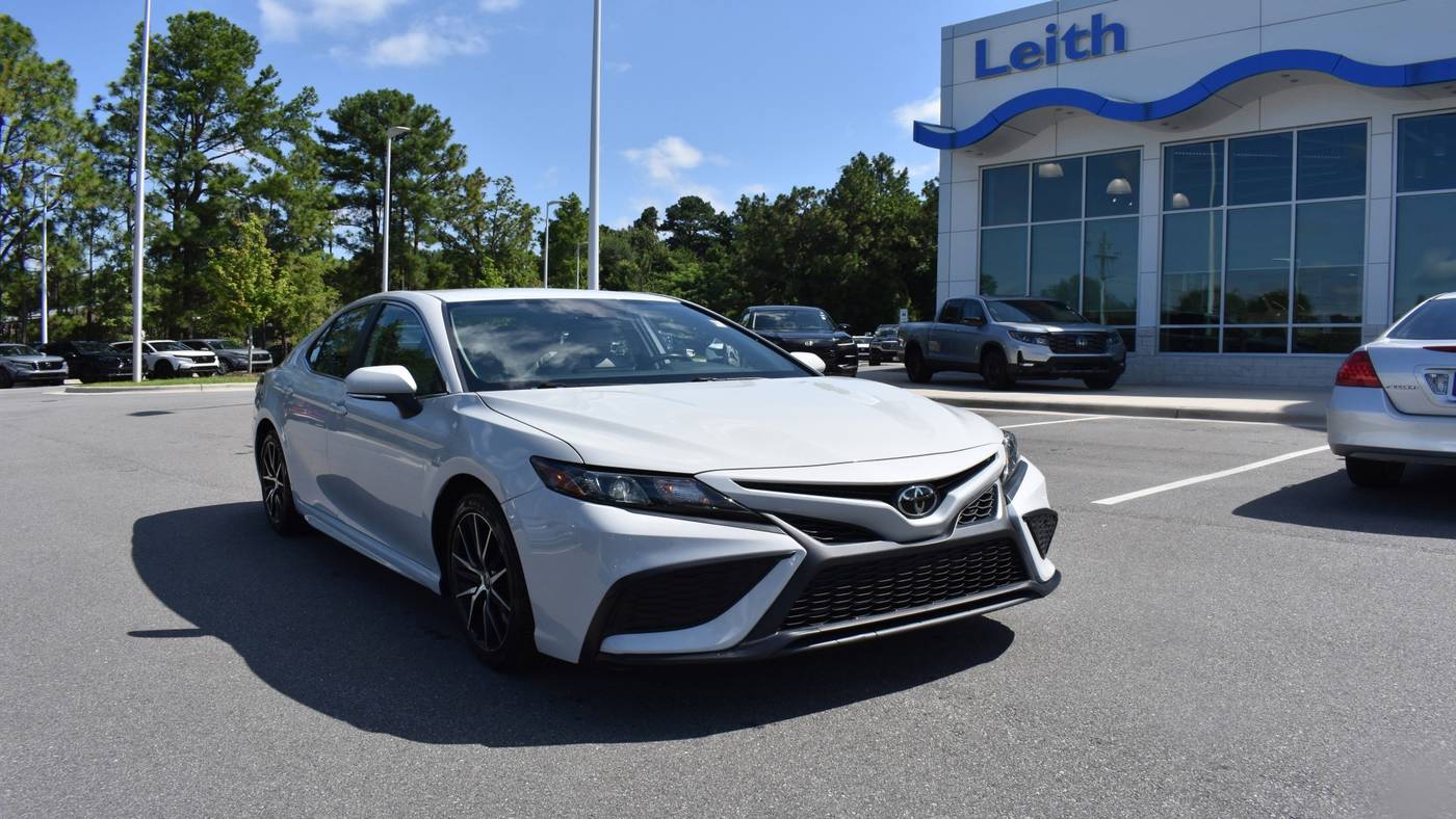 2022 Toyota Camry SE — Sedan — 65,089 mi — Aberdeen, NC